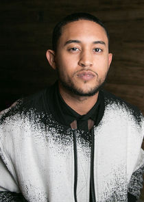 Tahj Mowry
as Moog