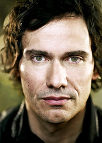 Christian Camargo
as Dr. Robert Lashbrook