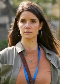 Sonya Cassidy
as Diane Barnwell