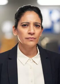 Vineeta Rishi
as Nisha Roberts