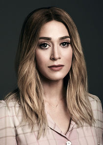 Lizzy Caplan
as Josie Buhrman