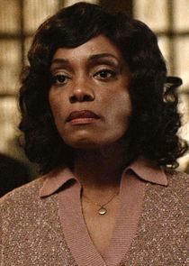 Frances Turner
as Bell Mallory