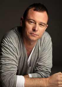Andrew Lancel
as DS Paul Sampson