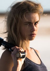 Lucy Fry
as Eve Thorogood
