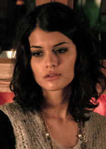Sofia Black-D'Elia
as Andrea Cornish