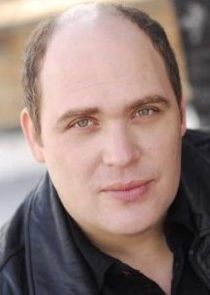 Glenn Fleshler
as Judge Roth