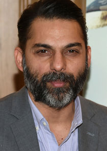 Payman Maadi
as Salim Kahn