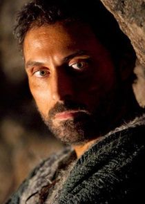 Rufus Sewell
as Tom Builder