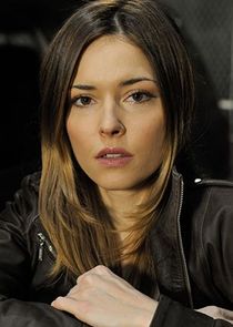 Sarah Lind
as Sarah Montgomery