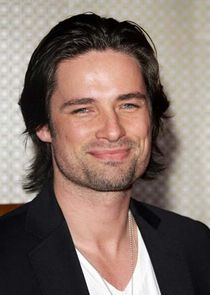 Warren Christie
as Deputy Brett Radner