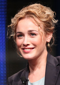 Dominique McElligott
as Kathleen Moore